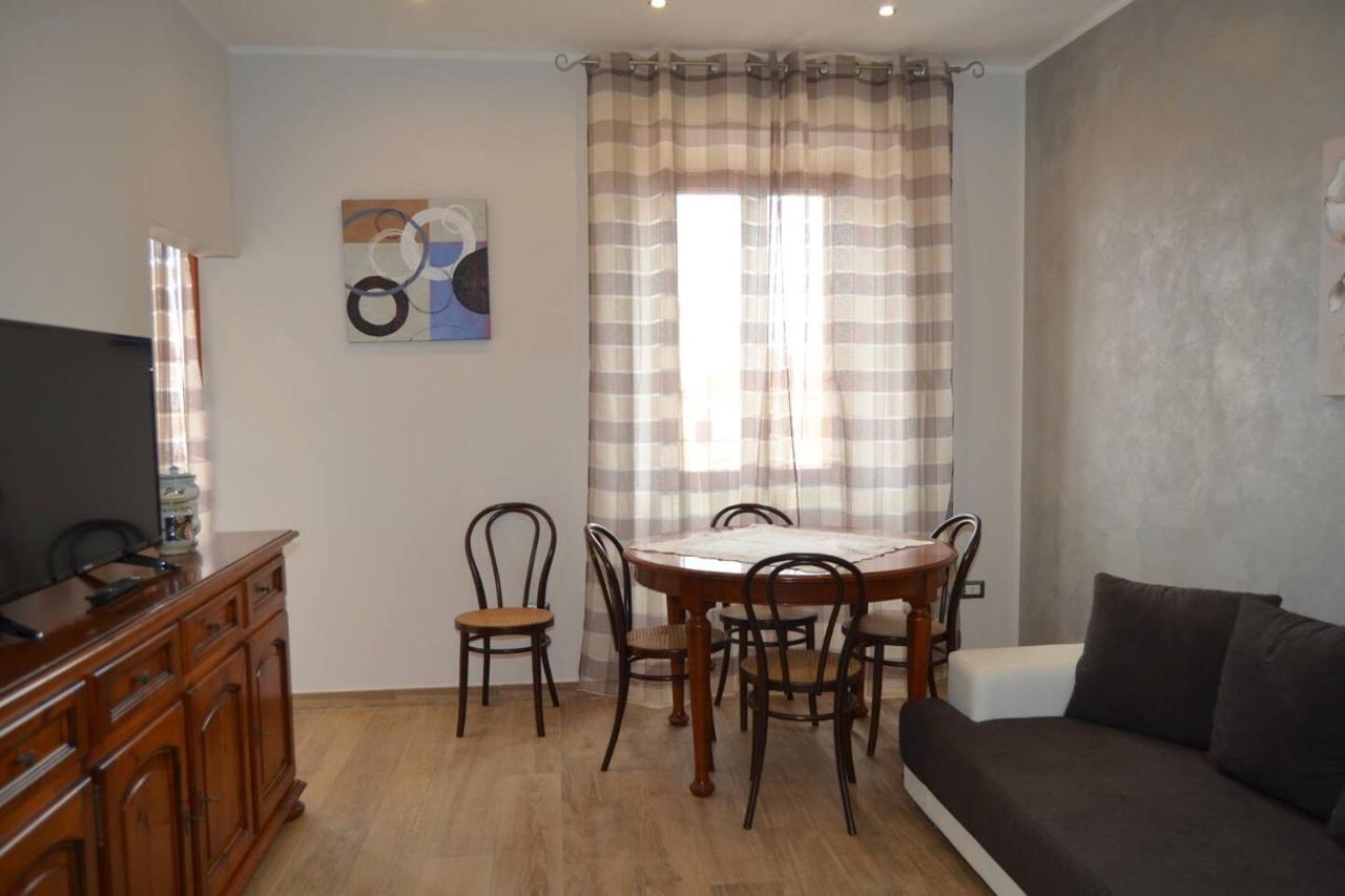 Le Scalette Bed & Breakfast La Maddalena  Exterior foto