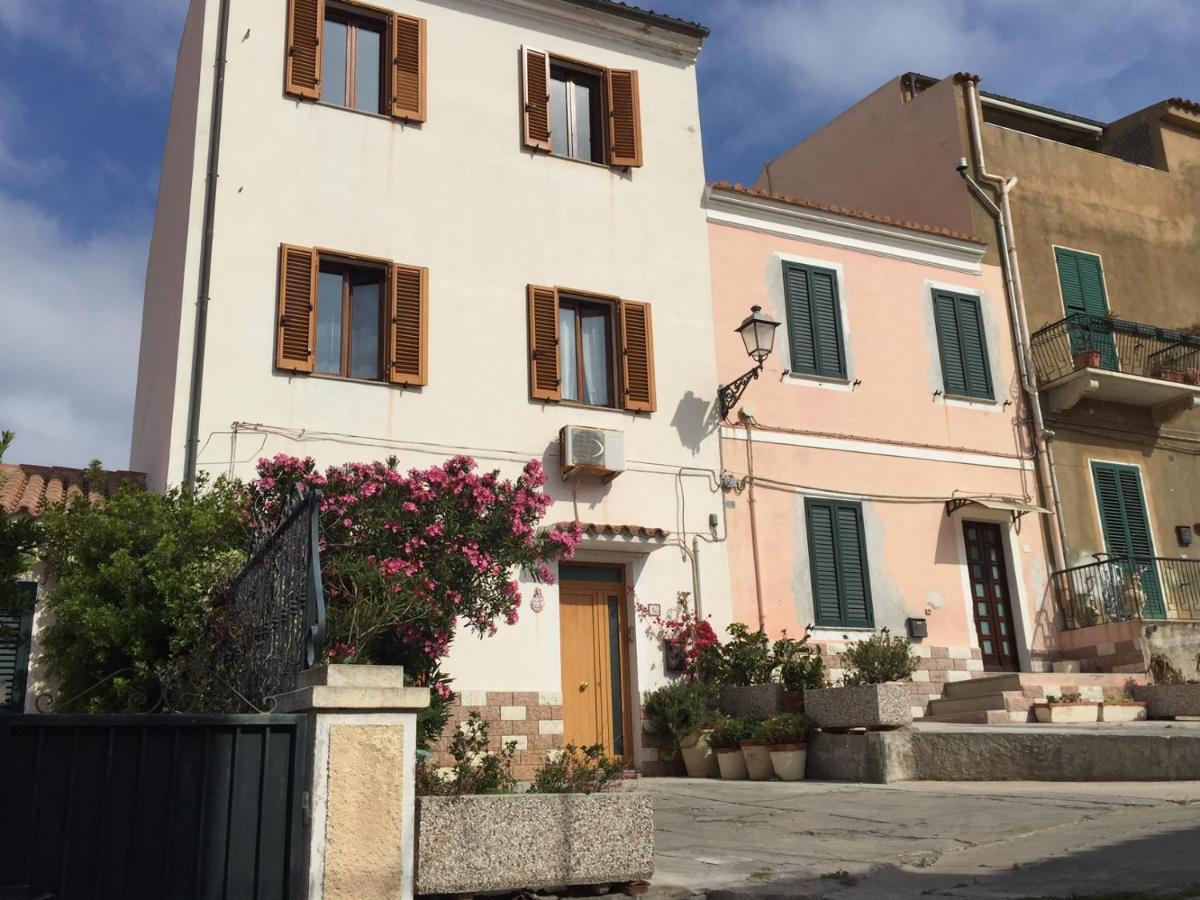 Le Scalette Bed & Breakfast La Maddalena  Exterior foto